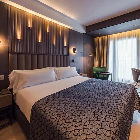 Hotel Catalonia Gran Via 4*