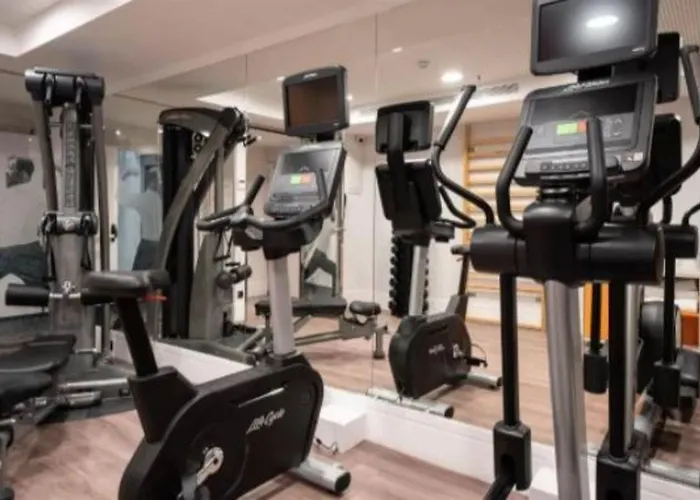 Catalonia Gran Via Отель