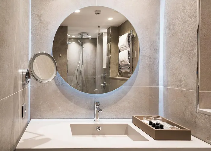 Отель Catalonia Gran Via Бильбао