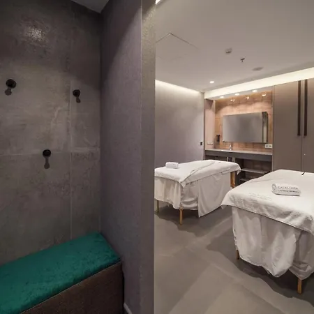 Catalonia Gran Via 4* ビルバオ