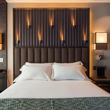 Otel Catalonia Gran Via 4*