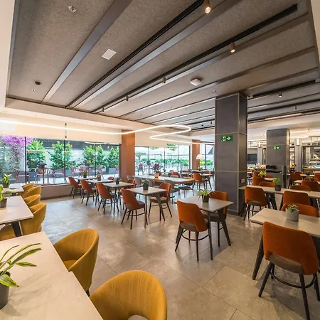 ホテル Catalonia Gran Via 4*