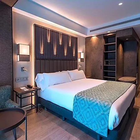 Hotel Catalonia Gran Vía 4*