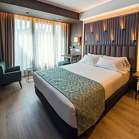 Catalonia Gran Via Hotel
