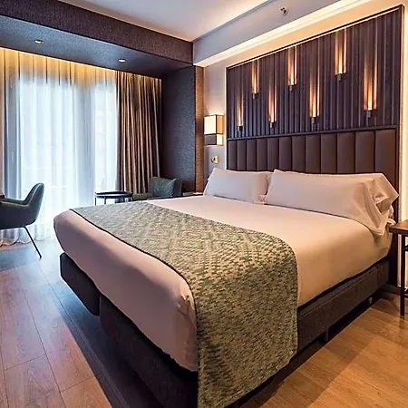 Hotel Catalonia Gran Via 4*