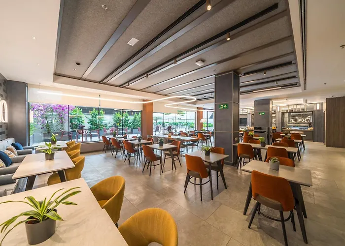 Hotel Catalonia Gran Via 4*