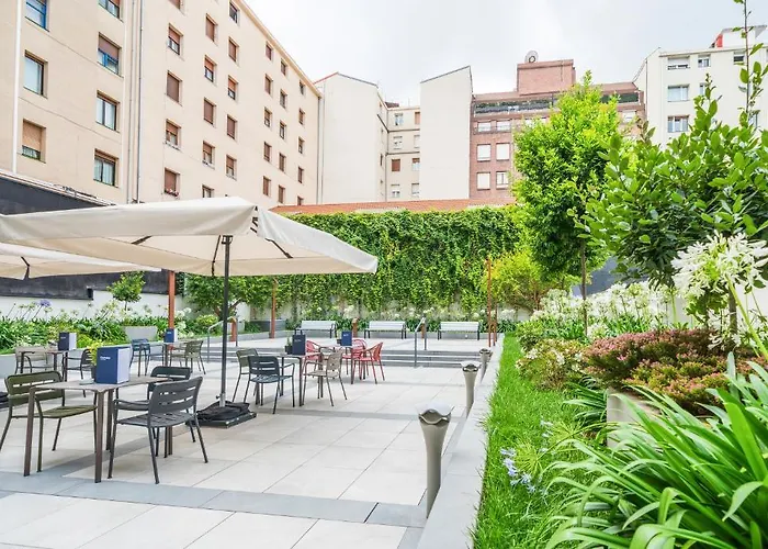 Catalonia Gran Via Hotel