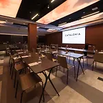 Catalonia Gran Via 4* ビルバオ