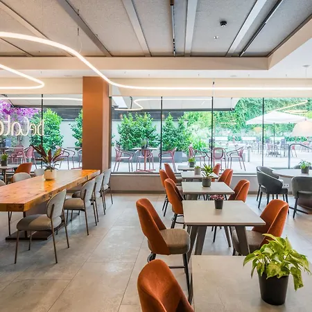 Catalonia Gran Via Hotel