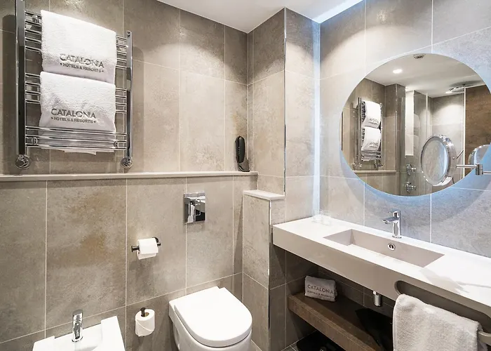 Catalonia Gran Via Hotel