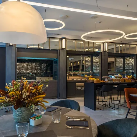 Hotel Catalonia Gran Via 4*